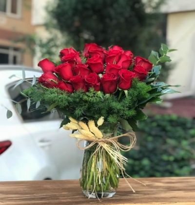 16 aşk kırmızısı kutuda gül Çiçeği & Ürünü Doğal Vazo 21 Gül 